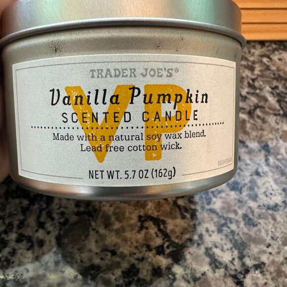 Trader Joes Honeycrisp Apple Scented & Pumpkin Spice Candles, 5.7 oz Set Of 2 - Picture 7 of 9